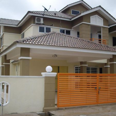 Greenleaf Angsana Homestay Джерантут Екстериор снимка